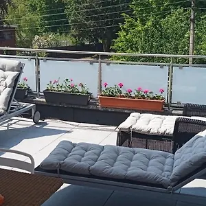 Liege 4420 Rue Jean Jaures 45 Grande Maison Joyeuse Avec Terrasse 30m2 Pour 8 Personnes Maximum Holiday home